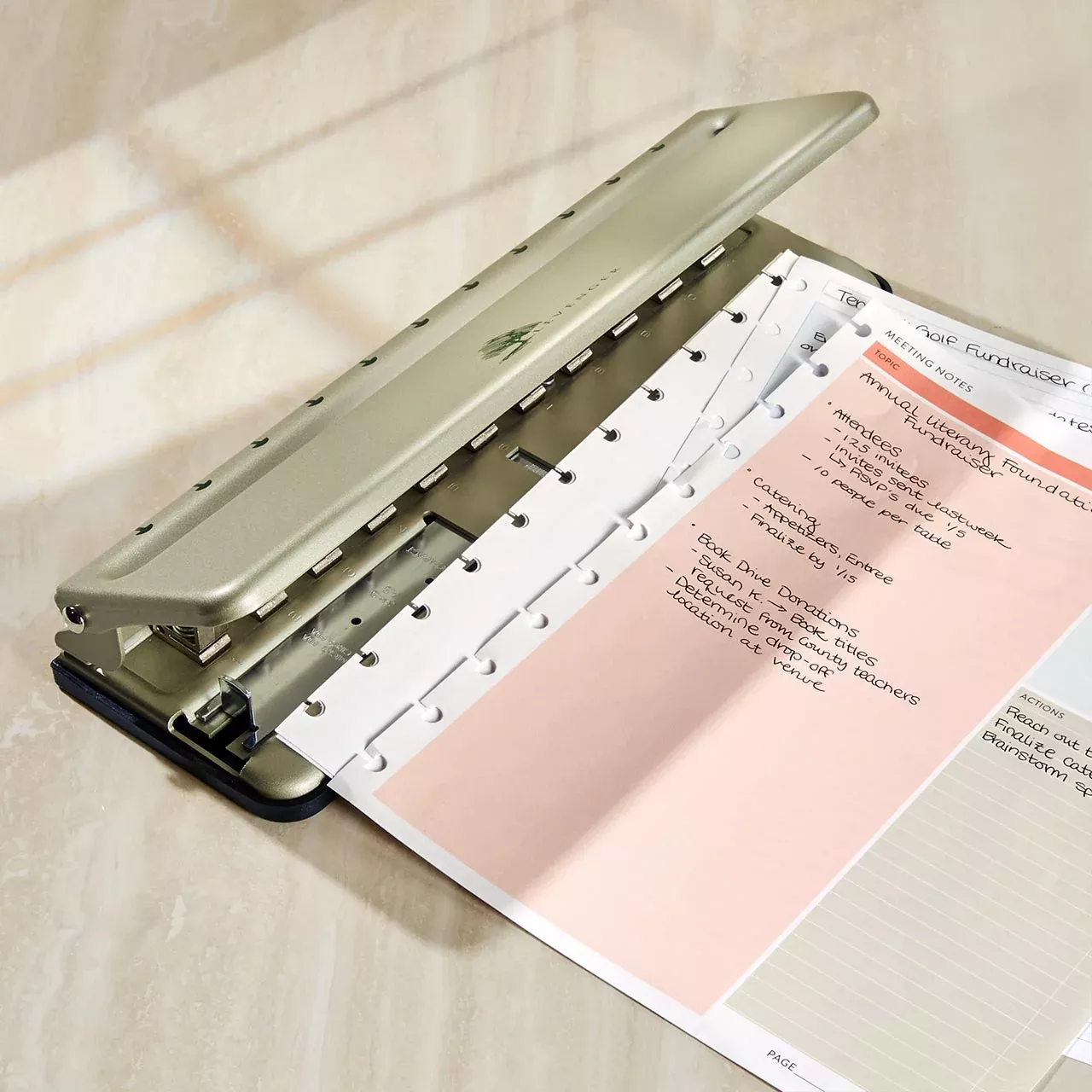 Circa Universal Discbound Notebook Desk Punch
