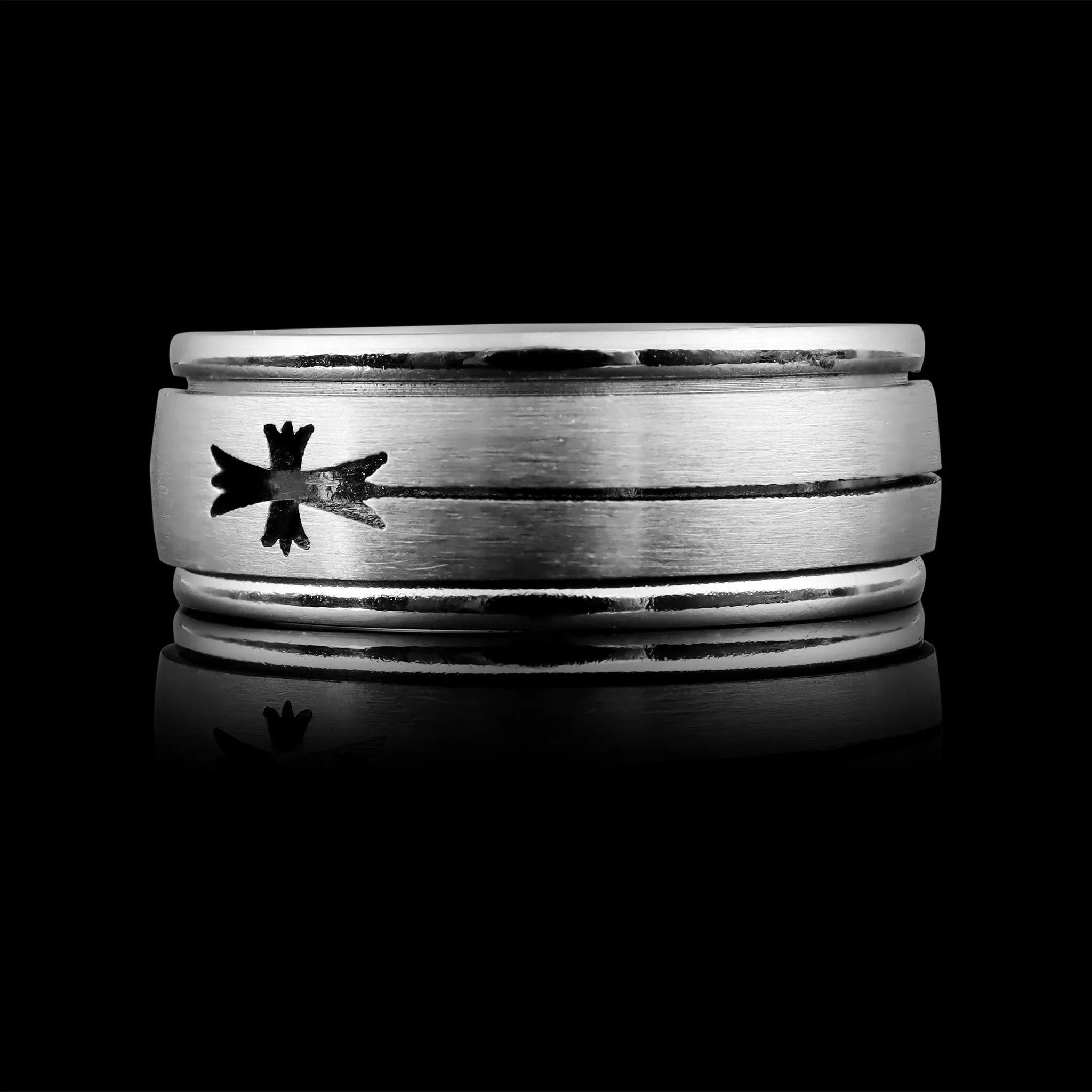 Cutout Cross Spinner Ring