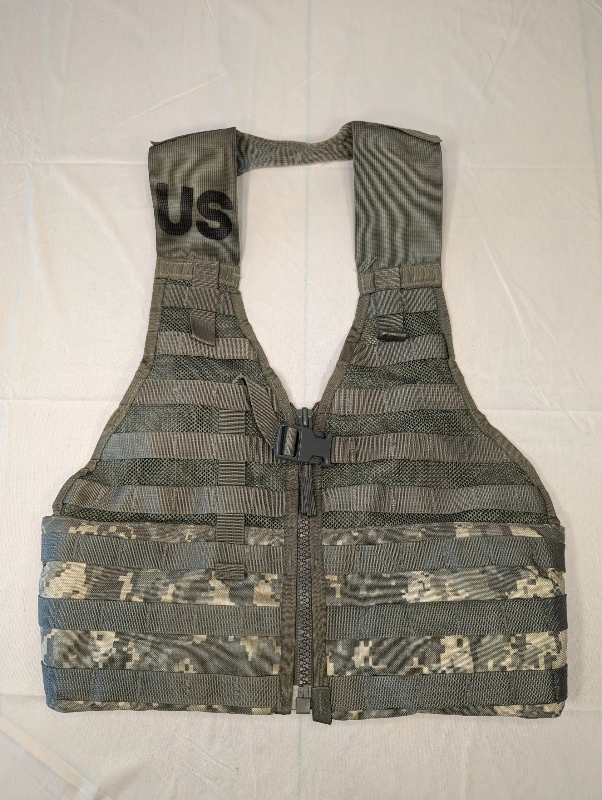 Fighting Load Carrier - ACU