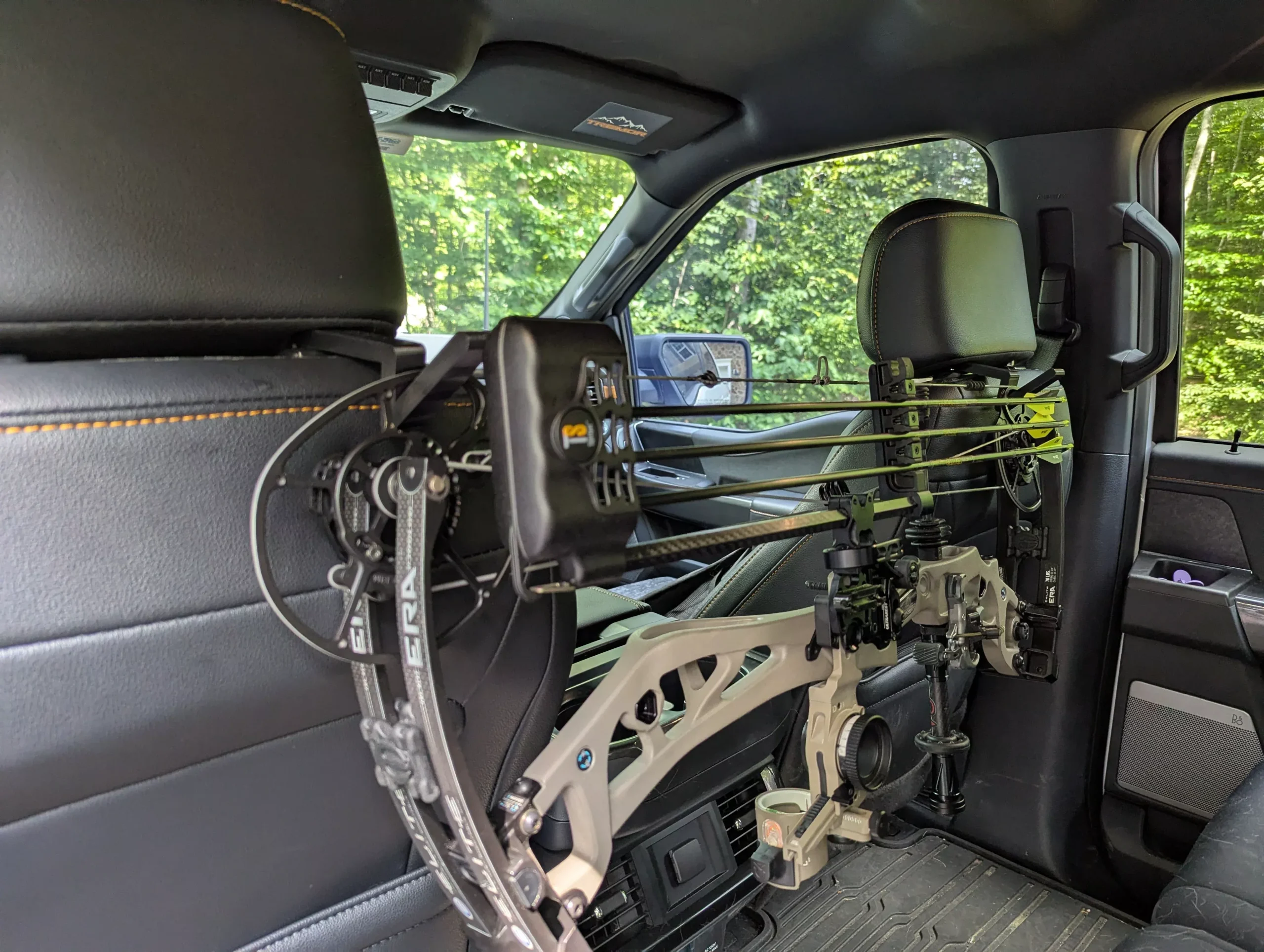 Headrest Post Bow/Gear Hanger
