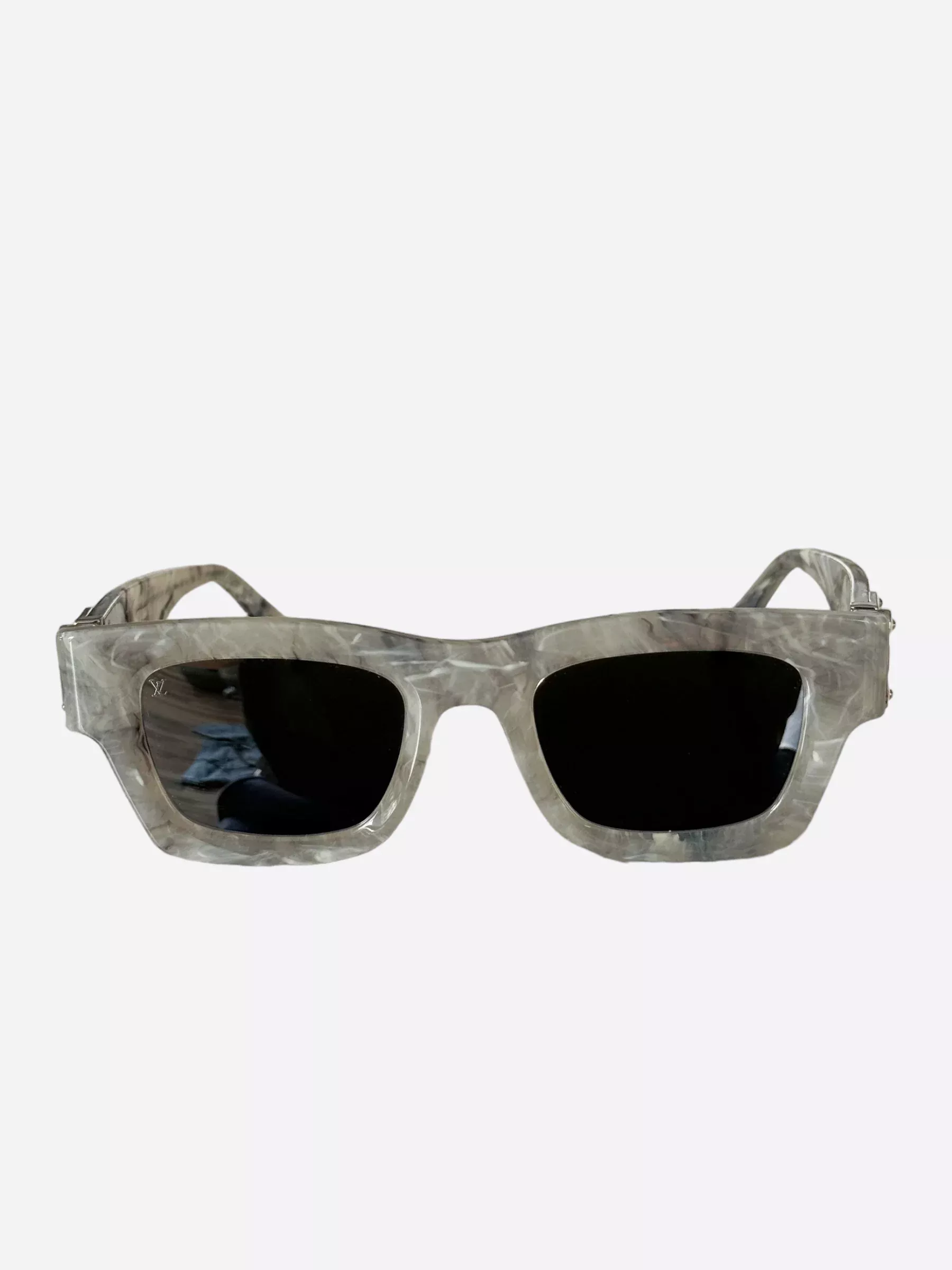 Louis Vuitton Grey Marble Match Sunglasses