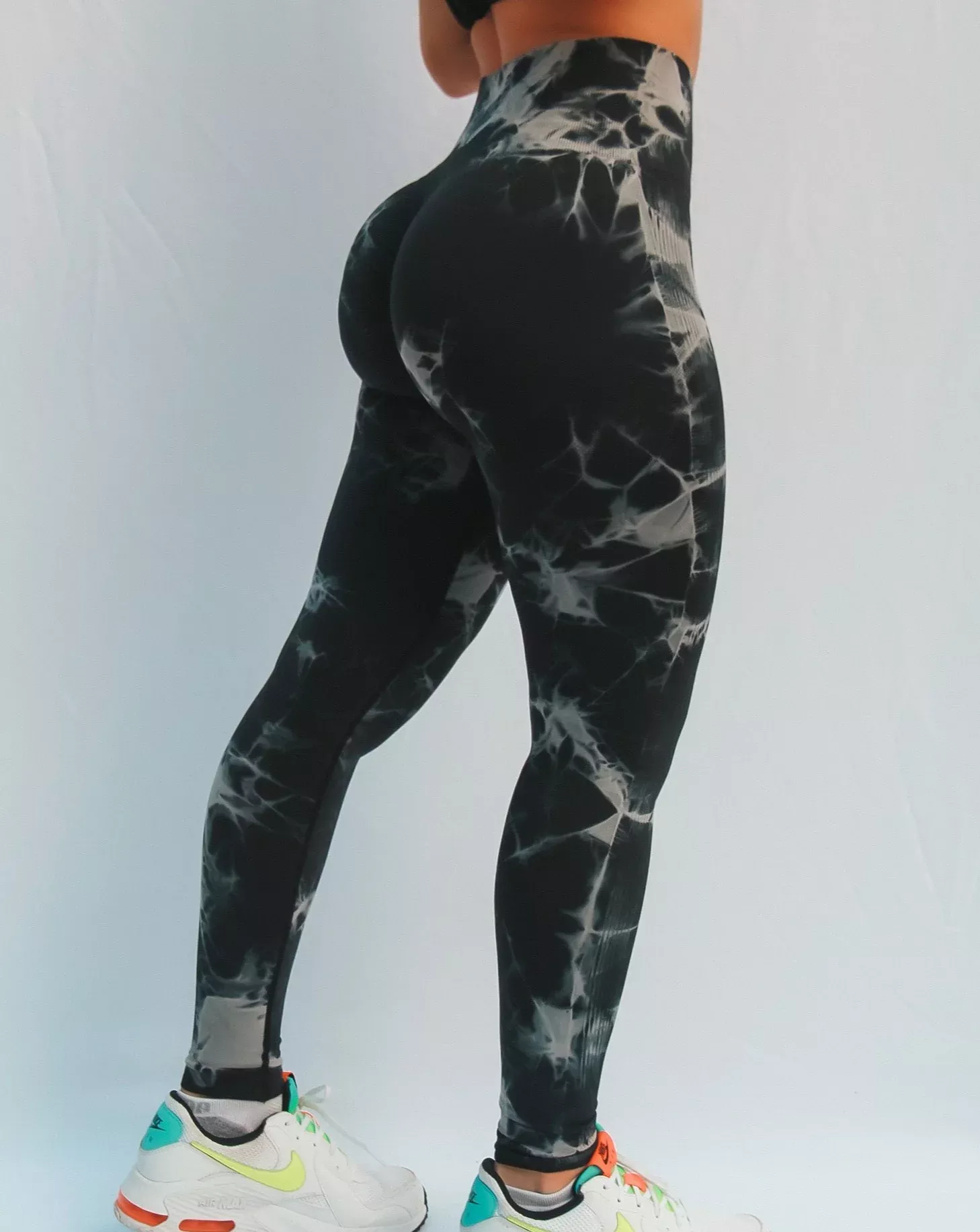Marble Scrunch Leggings (Black)
