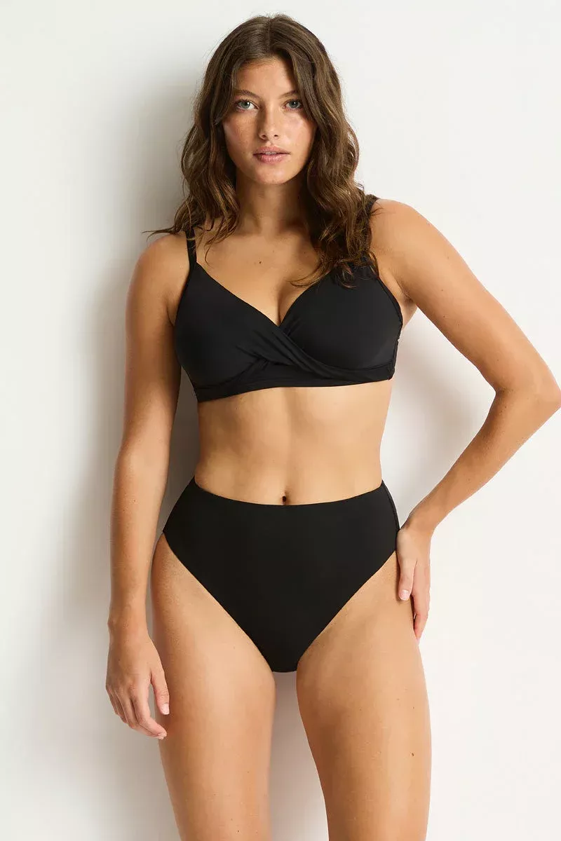 Sea Level Essentials Twist Front DD/E Bikini Top